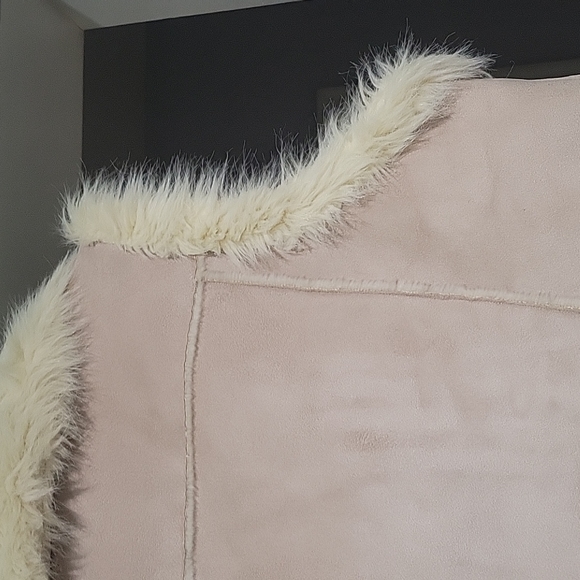 EUC - Carina Bone Suede Vest with Cream Fur Accents, Size L - Picture 7 of 13